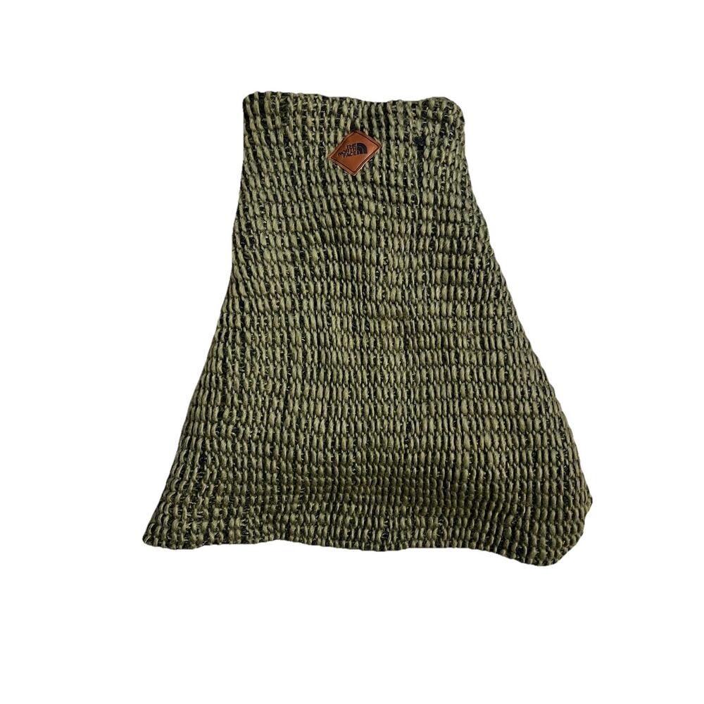 The North Face Women’s Chunky Knit Infinity Scarf Green Black Marled OS
